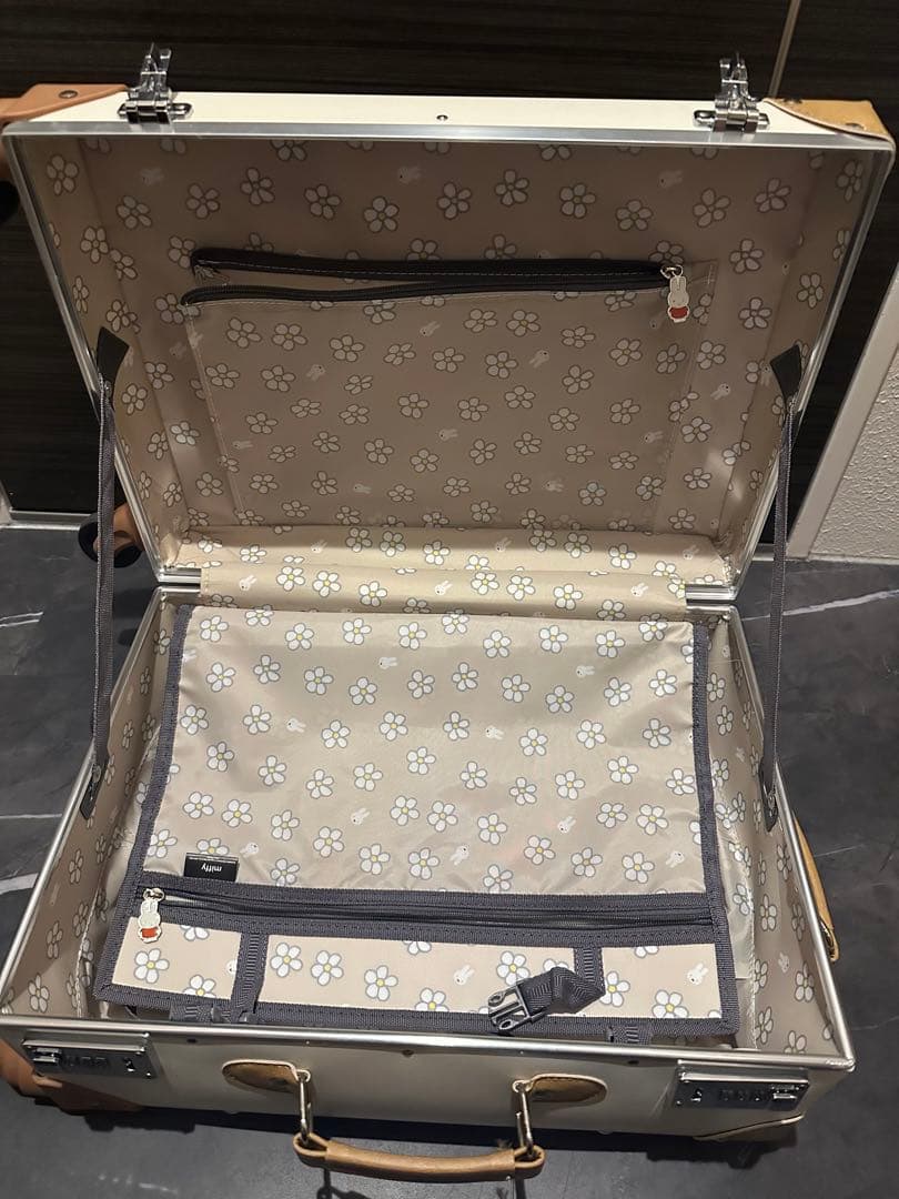 ミッフィー トランク キャリーケース Sサイズ 23L