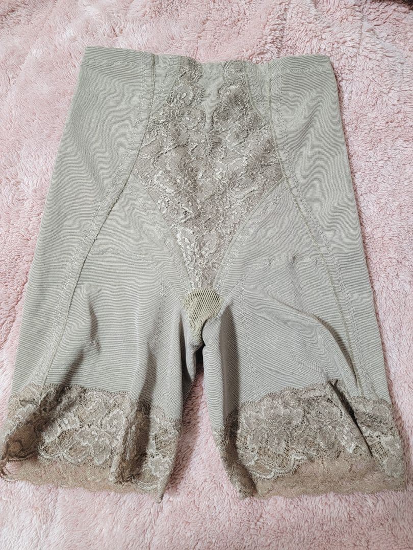 専用　　　美品　LaLa　グラント．イーワンズ　補正下着