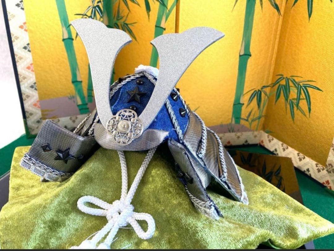 新品❗️ミニ兜飾り　お買い得です‼️ 省スペースでお飾り出来ます