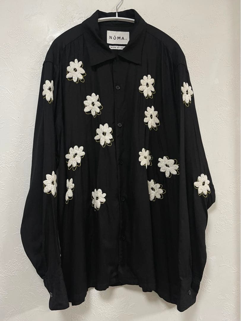 NOMA t.d. フローラルハンド　花柄刺繍 オーバーサイズシャツ　ブラウス
