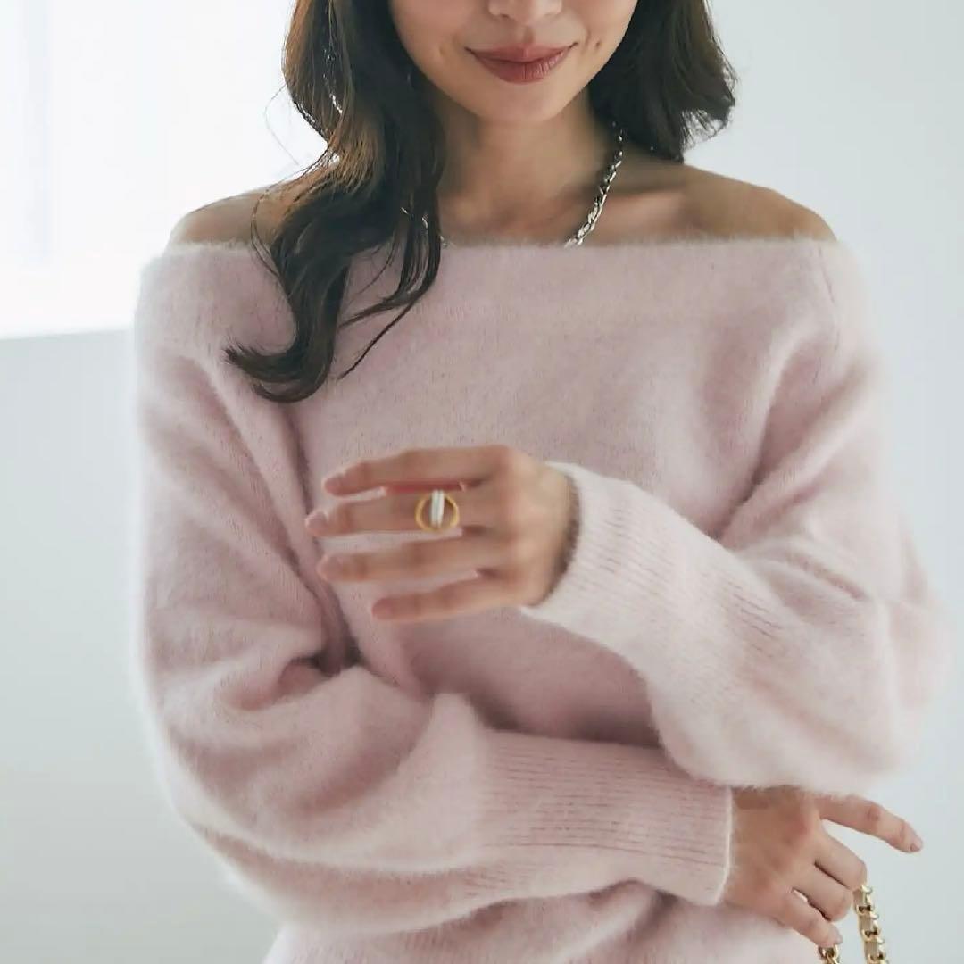 【La boutique BonBon】ヘアリーウールカシミヤ混オフショルニット