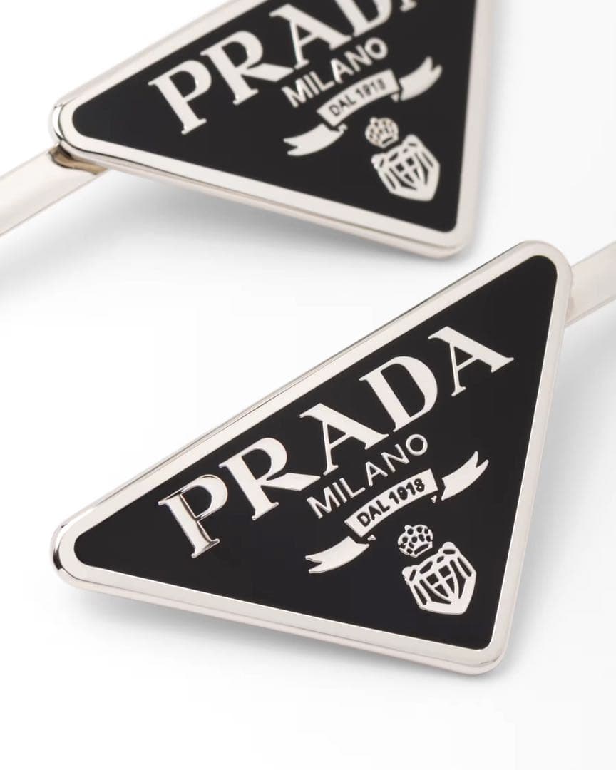 PRADA メタルヘアピン　1つ