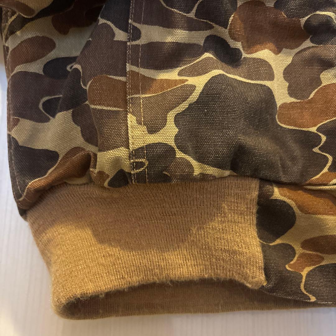 carhartt迷彩ブルゾン