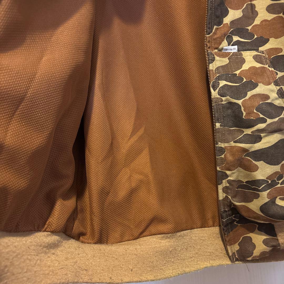 carhartt迷彩ブルゾン
