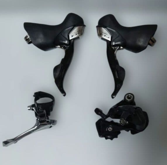 シマノ　ＳＴＩ　５７００　 ＦＤ　５７００　ＲＤ　６７００ ２×１０速