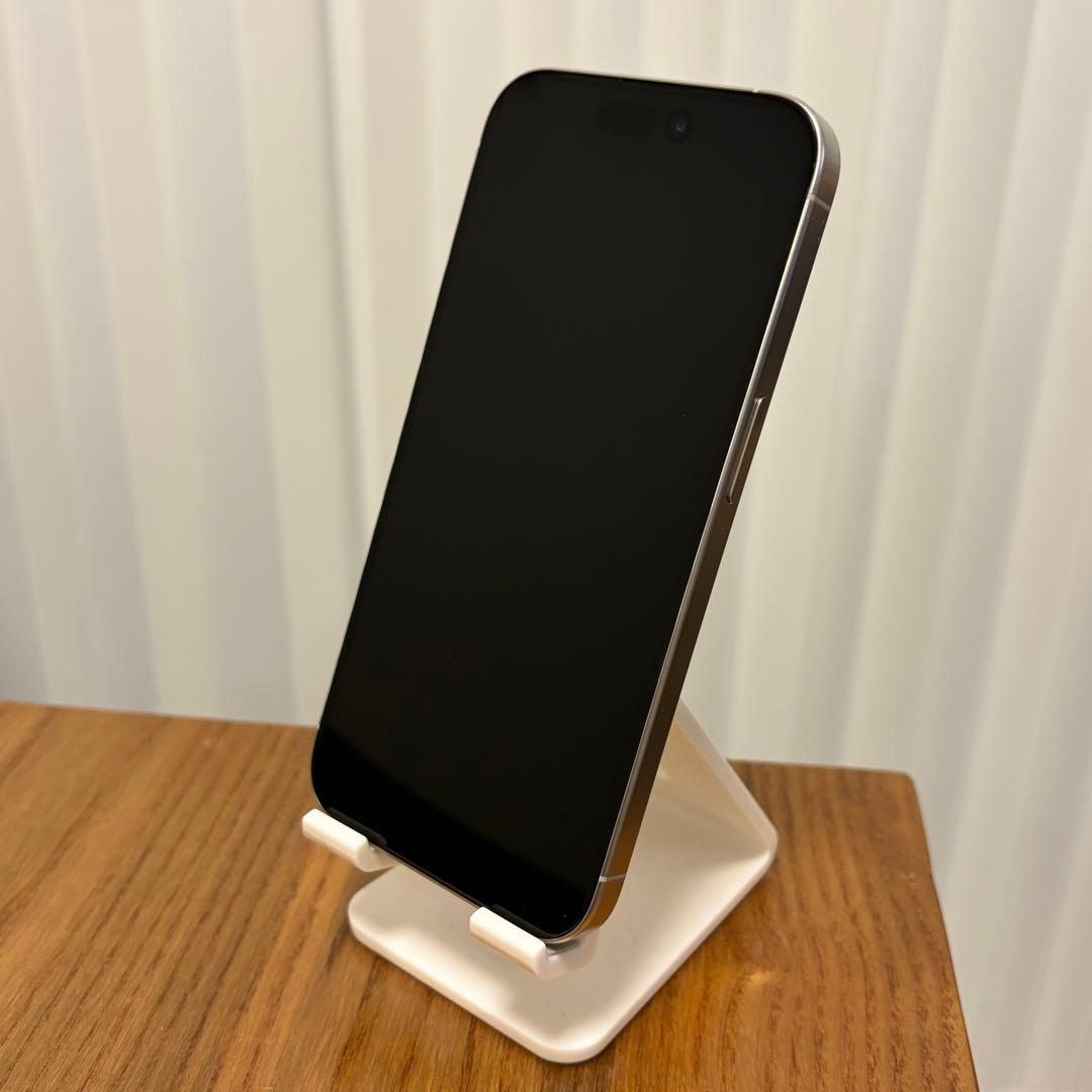 美品★iPhone 15 Pro ホワイト simフリー 128GB