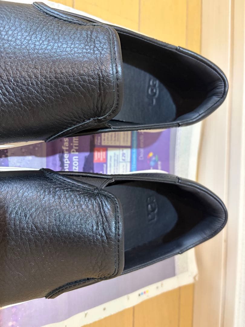 【UGG】24.5cm 黒 レザースリッポンスニーカー