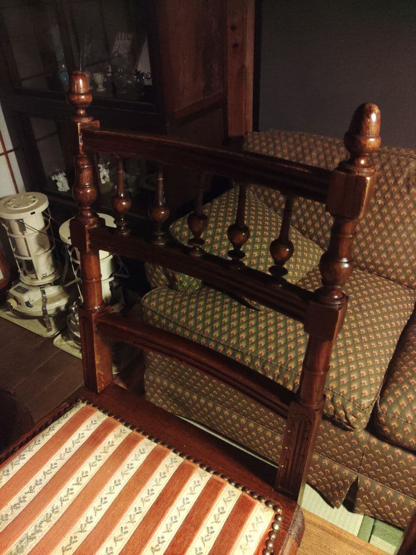 希少　フランス　アンティークチェア　２脚　彫刻　ヴィンテージ　椅子　レア