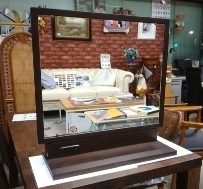 置き鏡　ドレッサー　アフロ　Ａｆｌｏｔ　ミラー角度調整可能　コンセント付　国産品