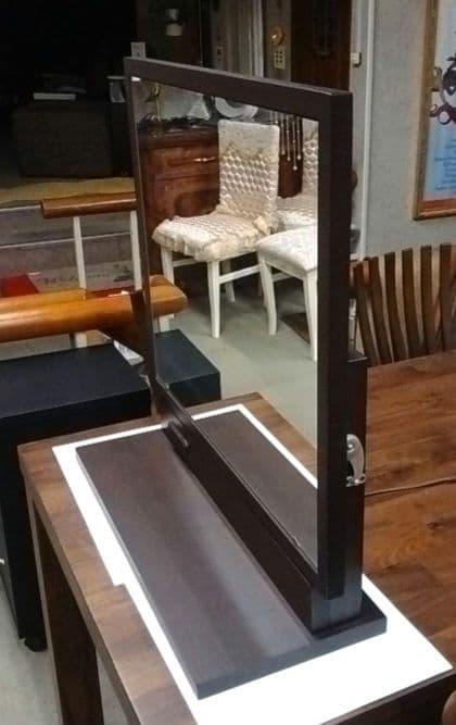 置き鏡　ドレッサー　アフロ　Ａｆｌｏｔ　ミラー角度調整可能　コンセント付　国産品